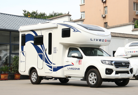 這款房車，勁大省油還是四驅房車