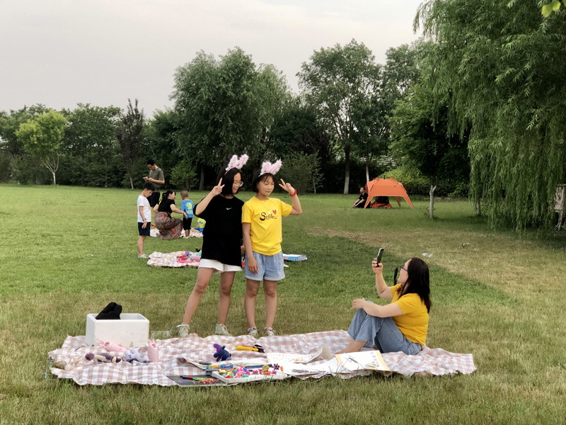 夏令營挑戰(zhàn)地?cái)偨?jīng)濟(jì)，覽眾房車不一樣的活動(dòng)