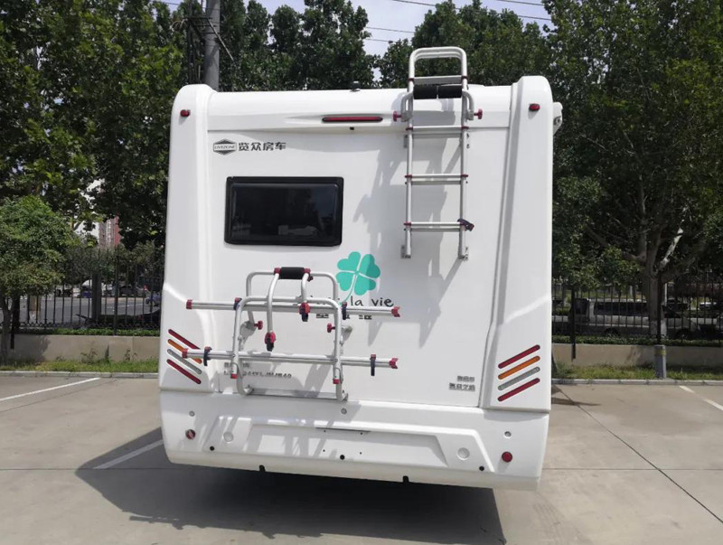 過幾天沈陽特?zé)狒[，這么多房車