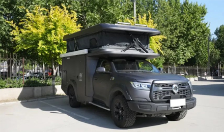 2.0T+四驅(qū)，高僅2.2米，能入地庫，這款硬核升頂房車你愛了嗎？